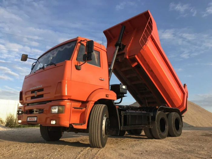  Количество грузовых машин в России достигло 2,47 млн ед.