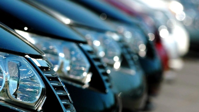 Автомобильный рынок РФ в мае показал прирост продаж на 134% (по данным AEB)