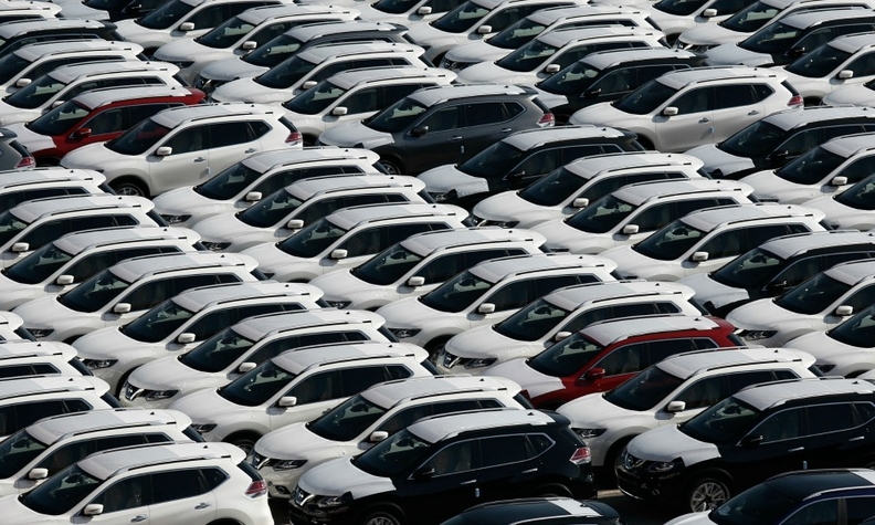В октябре объем продаж легковых автомобилей упал на 17%
