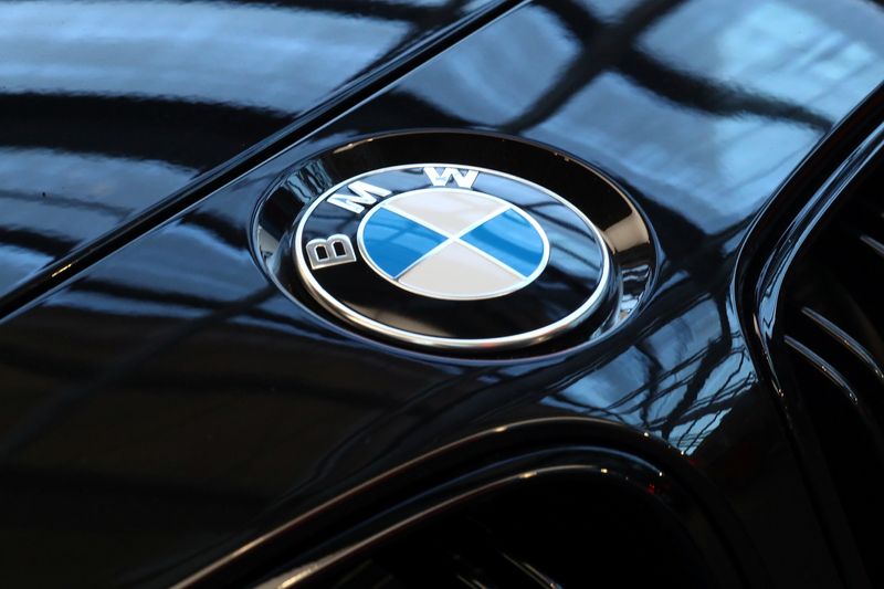 BMW прогнозирует спад рентабельности и снижение продаж
