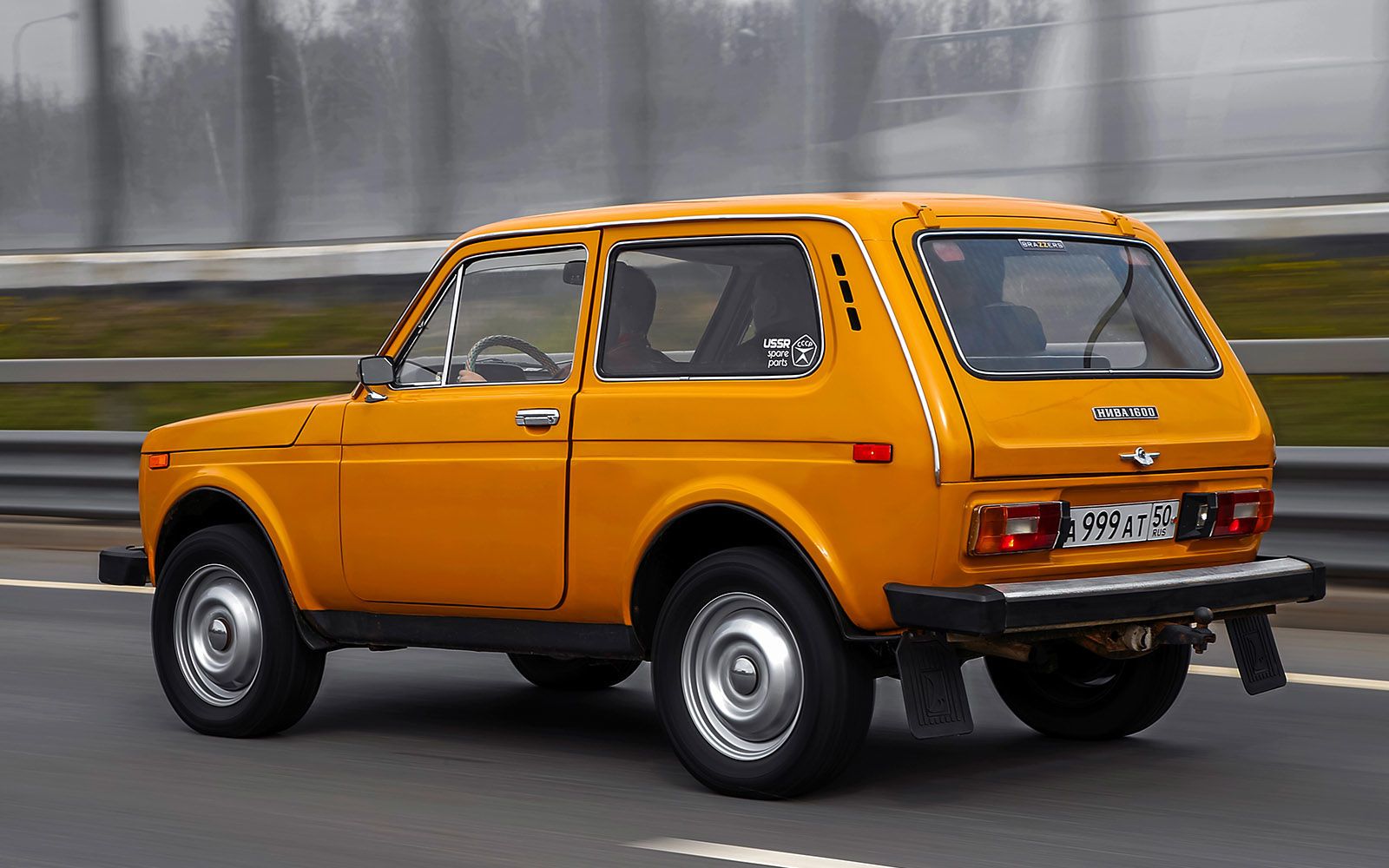 Lada 2121 — самый распространенный в России автомобиль сегмента SUV