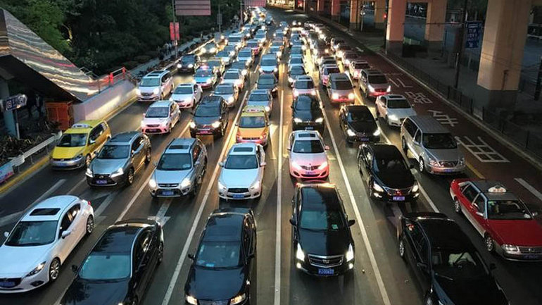 Китайские власти раздадут деньги на покупку автомобилей