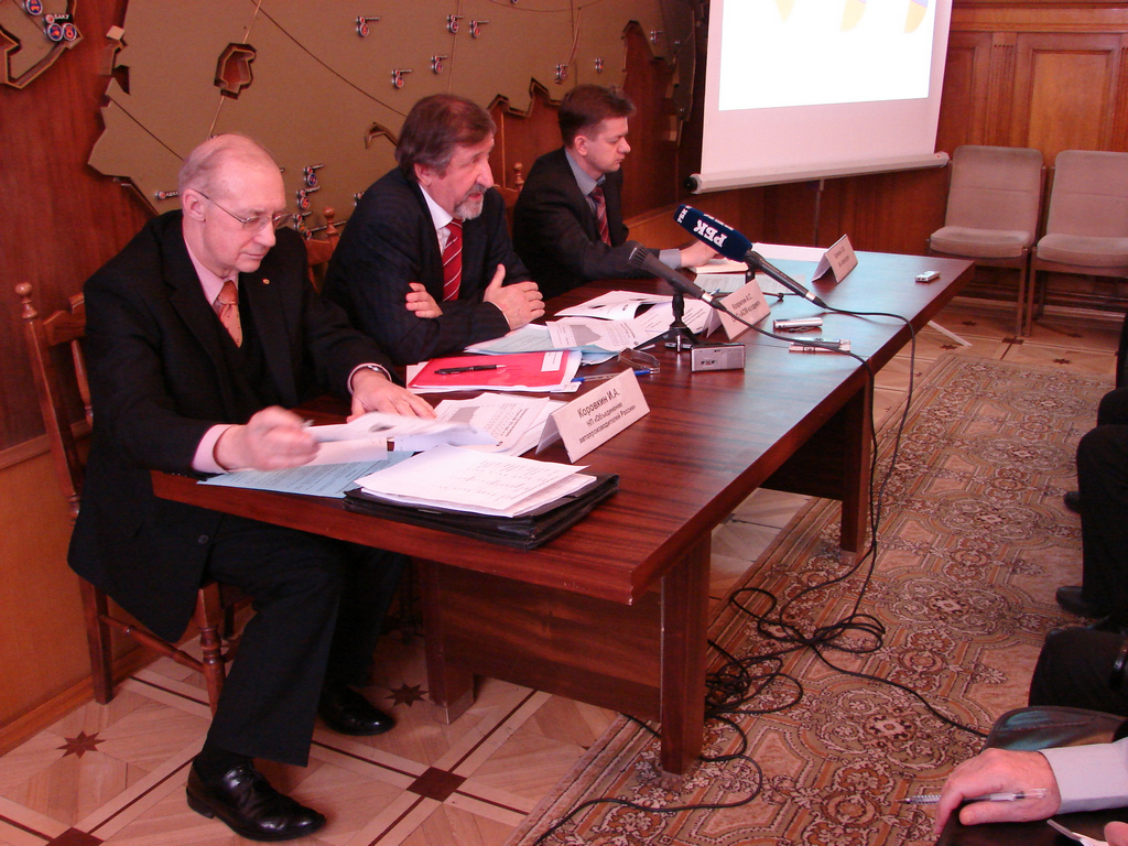 26 января 2010 г. в ОАО «АСМ-холдинг» прошел Круглый стол по итогам 2009 года